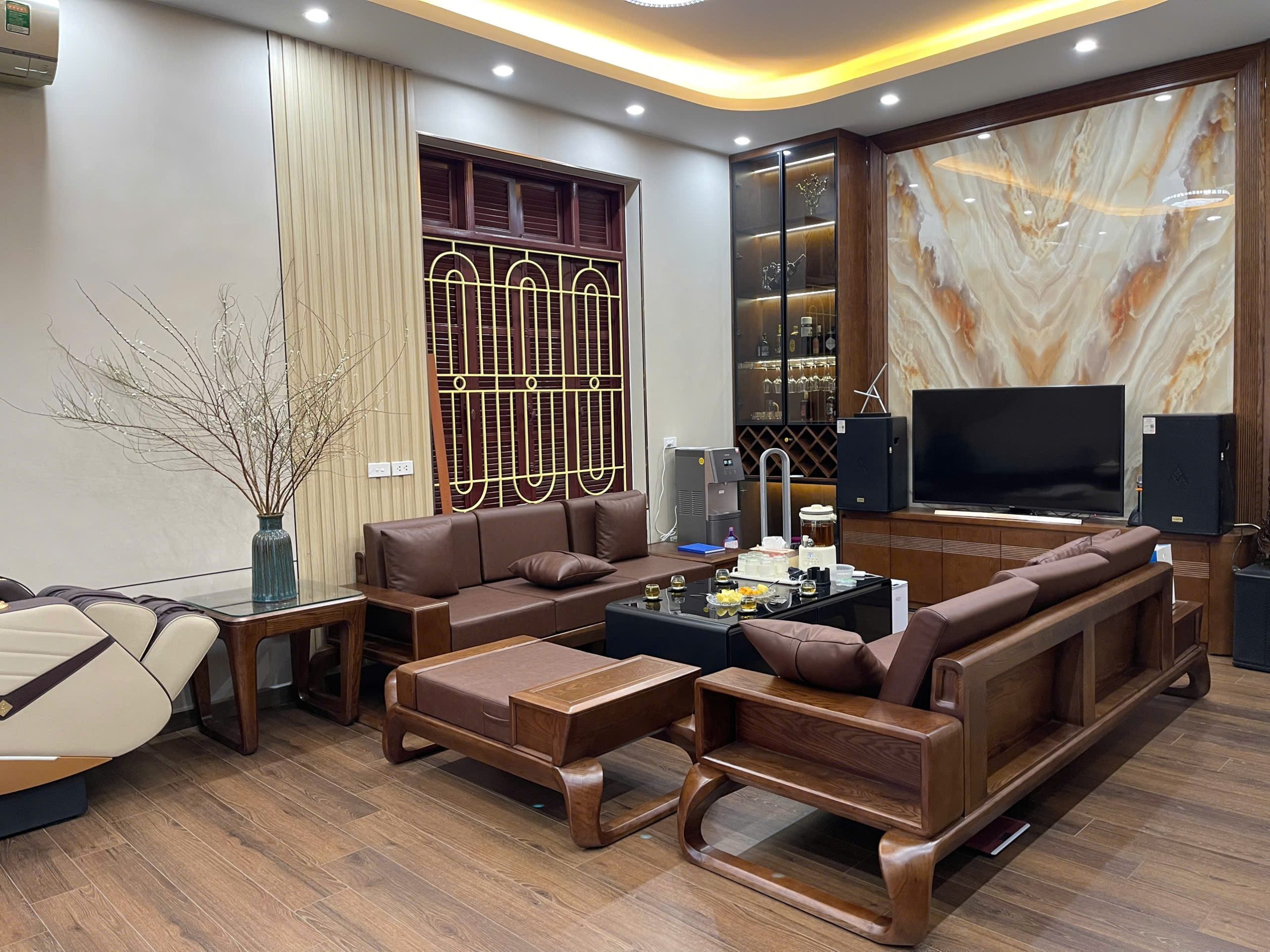 Thi công sàn gỗ chống ẩm hoàn thiện cho nhà ở