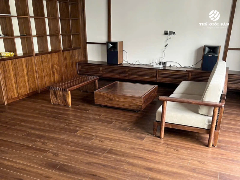 kiểm tra sàn gỗ sau khi thi công
