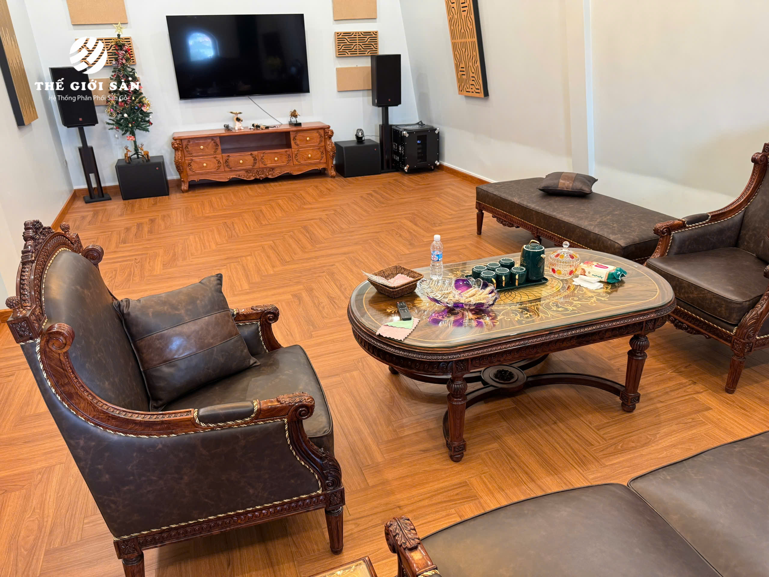 Sàn gỗ Carb flooring mã C1062 khi được lát ở phòng khách